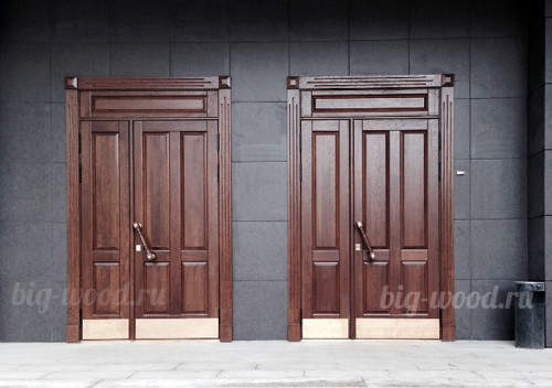 Деревянные красивые двери входные для организаций, на заказ в Челябинске